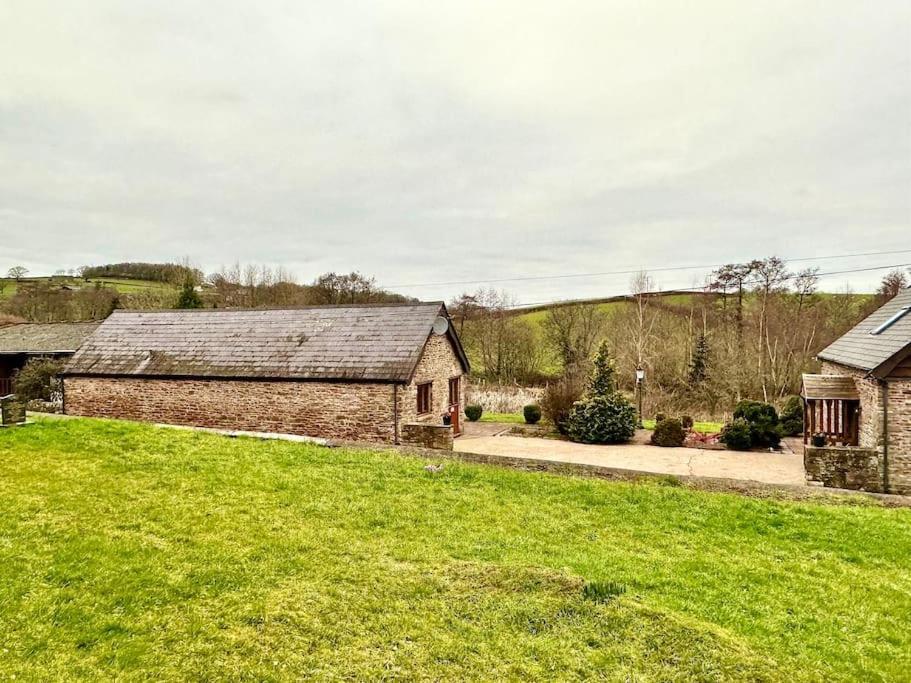 Вилла Detached One Level Stone Barn Llangwm-Isaf Экстерьер фото